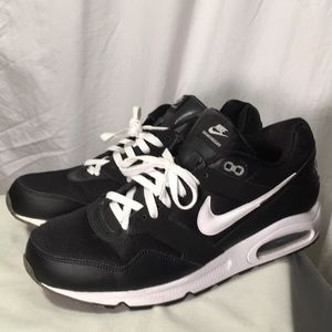 Nike men’s air max navigate size 12 like new